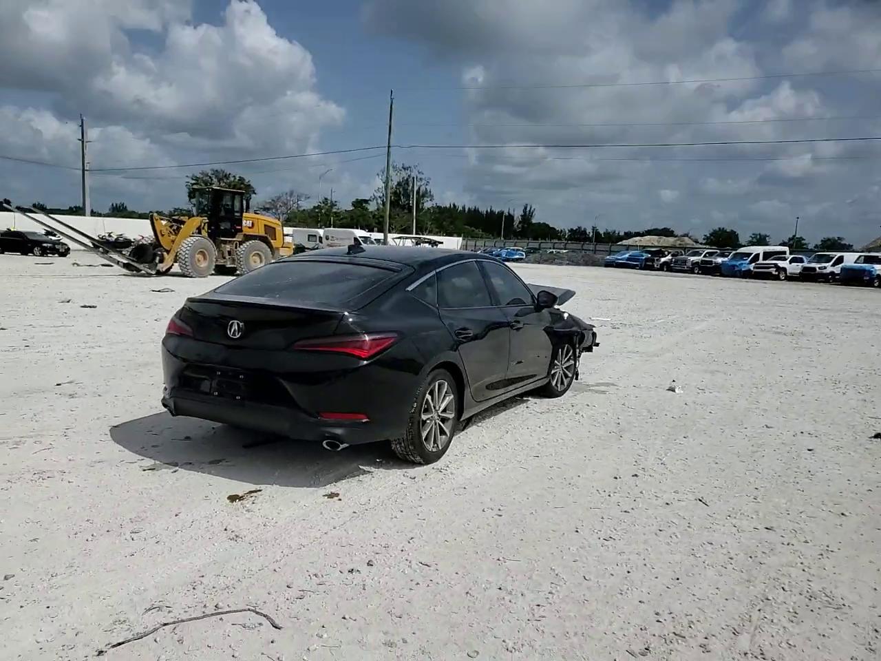 Фото: 19UDE4H28SA008653