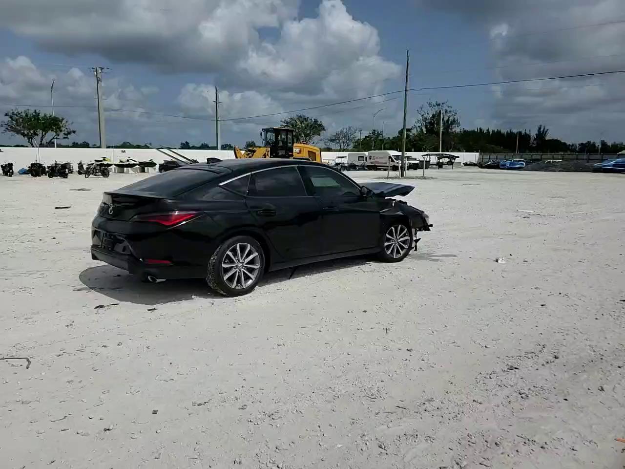 Фото: 19UDE4H28SA008653