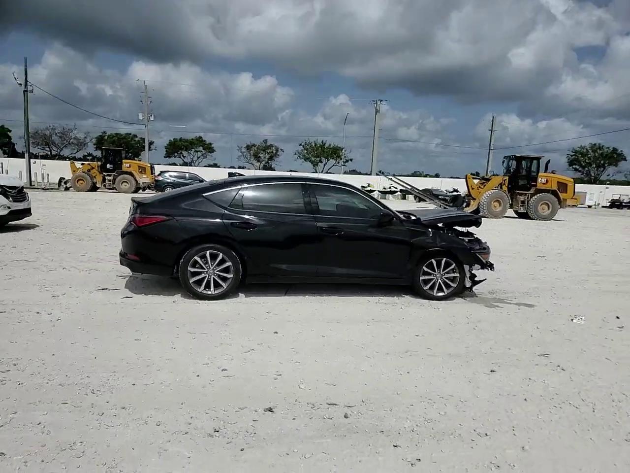 Фото: 19UDE4H28SA008653