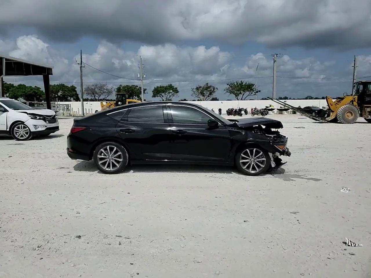 Фото: 19UDE4H28SA008653