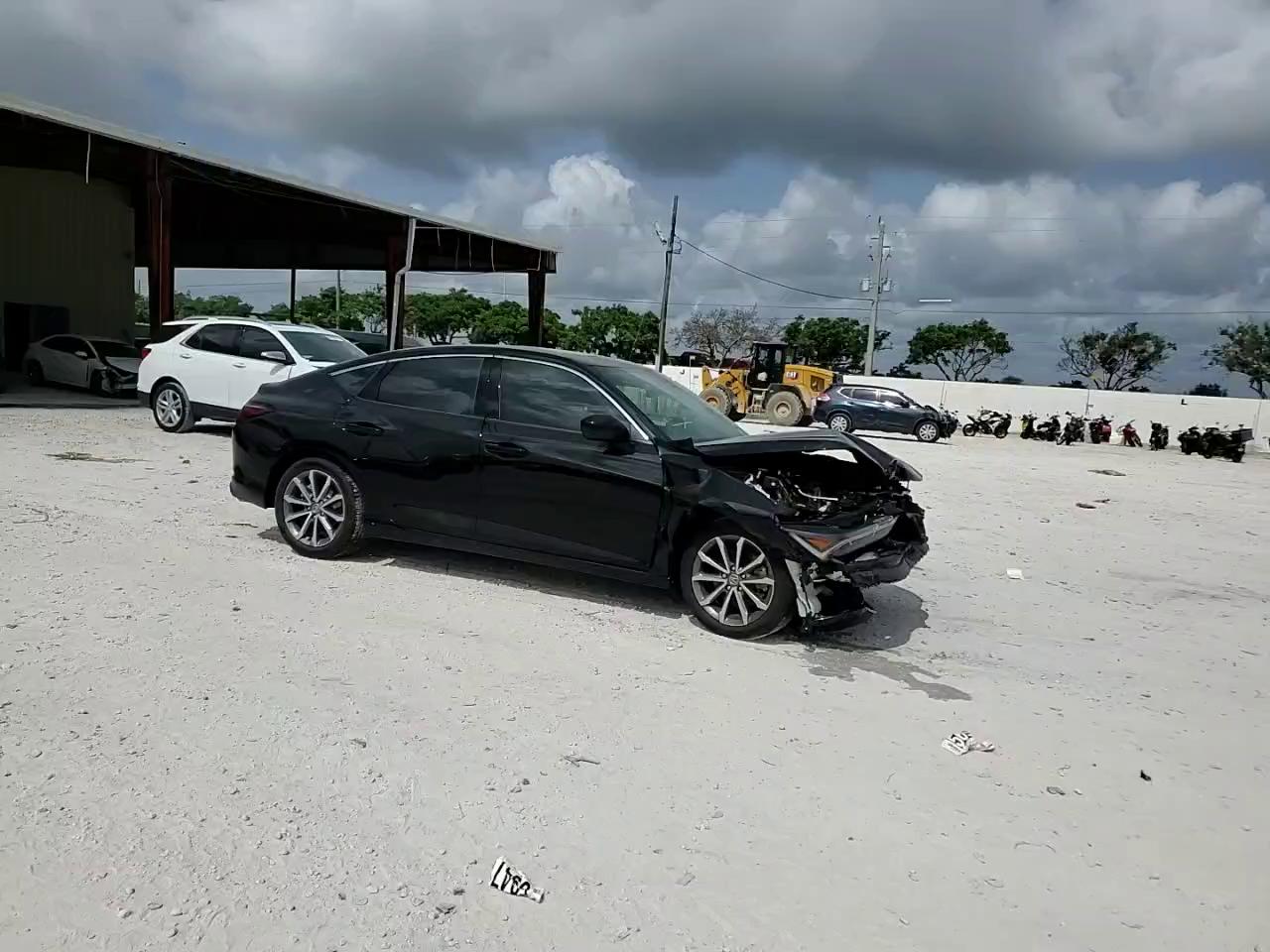 Фото: 19UDE4H28SA008653