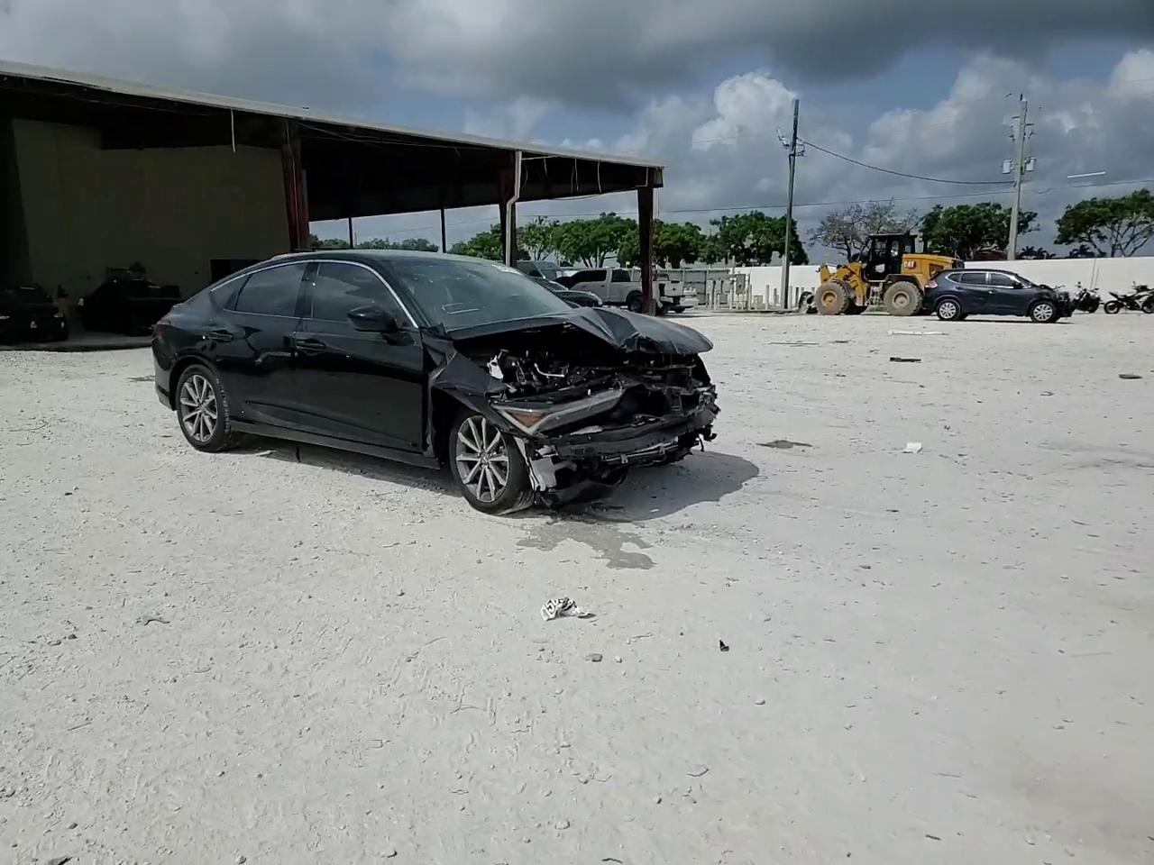 Фото: 19UDE4H28SA008653