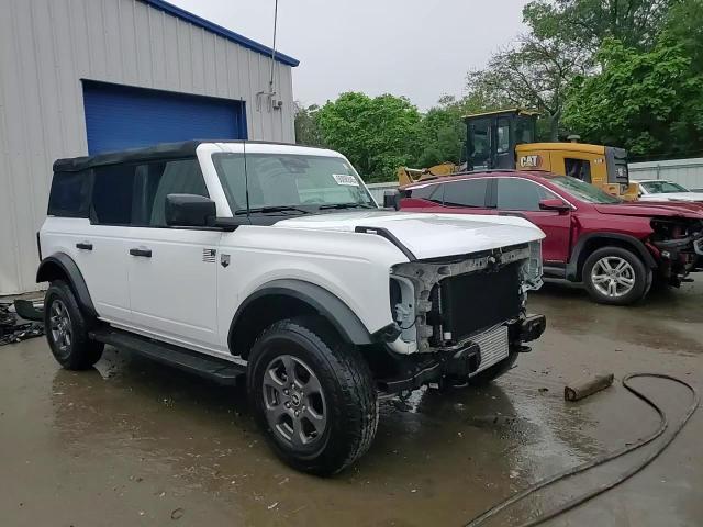 2022 Ford Bronco Base VIN: 1FMDE5BH8NLB86889 Lot: 60898845