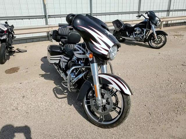 2017 Harley-Davidson Flhxs Street Glide Special VIN: 1HD1KRC12HB607491 Lot: 61186435