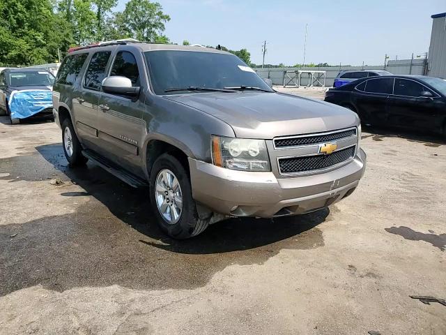 2014 Chevrolet Suburban C1500 Ls VIN: 1GNSCHE05ER240761 Lot: 61916395
