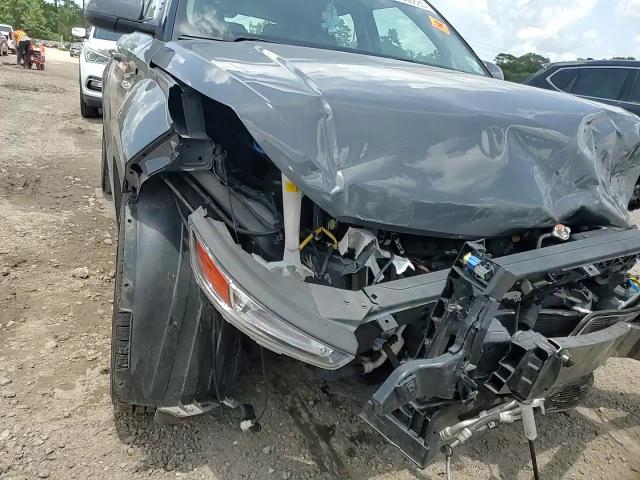2023 Hyundai Venue Sel VIN: KMHRC8A32PU275115 Lot: 61800885