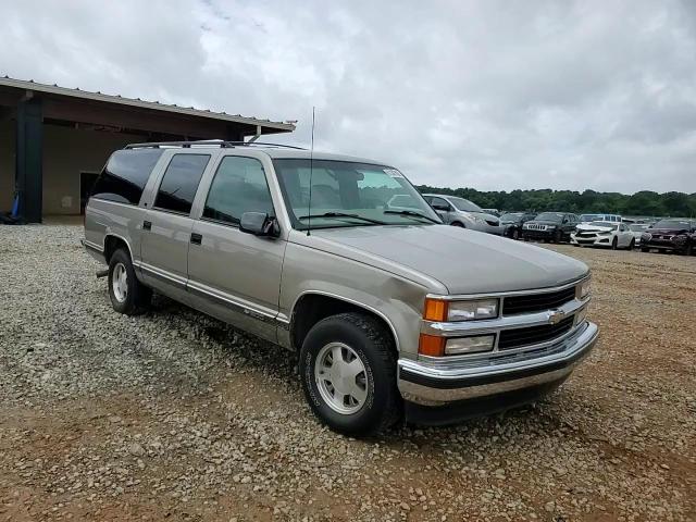 1999 Chevrolet Suburban C1500 VIN: 1GNEC16R3XJ559417 Lot: 61347455