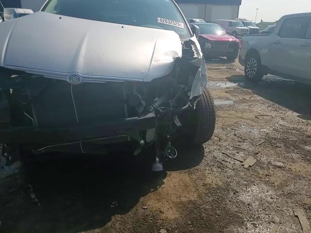 2010 Chrysler Town & Country Touring VIN: 2A4RR5D19AR404042 Lot: 62632525