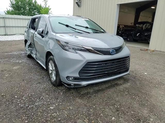 2022 Toyota Sienna Xle VIN: 5TDASKFC6NS057884 Lot: 61139375