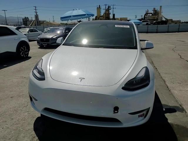 2024 Tesla Model Y VIN: 7SAYGAEE7RF101627 Lot: 62929215