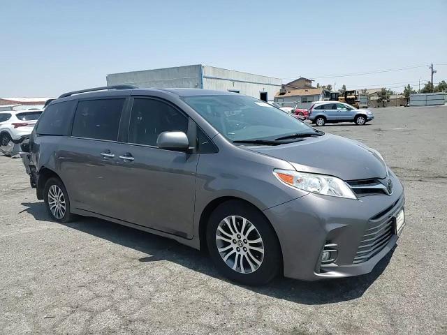 2020 Toyota Sienna Xle VIN: 5TDYZ3DC5LS065152 Lot: 64599394