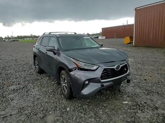 2022 Toyota Highlander Xle VIN: 5TDGZRBH4NS593992 Lot: 63162654