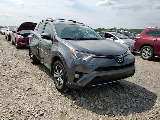 JTMRFREV8HD212180 2017 Toyota Rav4 Xle