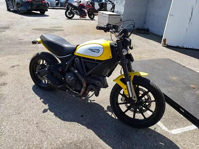 ML015ANM3GT008206 2016 Ducati Scrambler 800