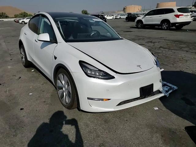 2023 Tesla Model Y VIN: 7SAYGDEE5PA136839 Lot: 62110154