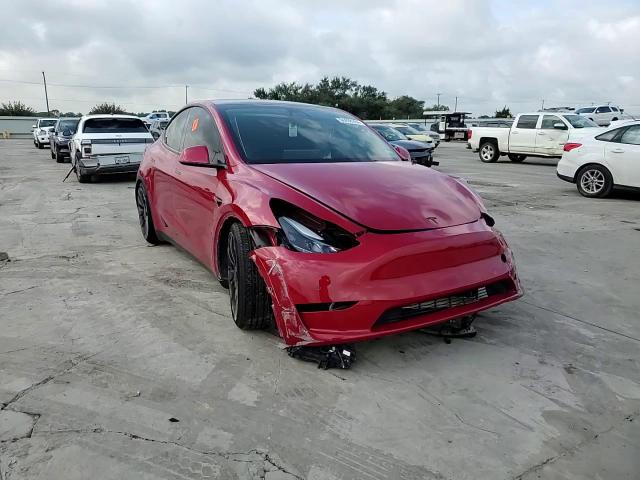 2022 Tesla Model Y VIN: 7SAYGDEF0NF372307 Lot: 64498394