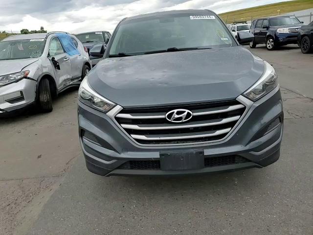 KM8J23A42JU811239 2018 Hyundai Tucson Se