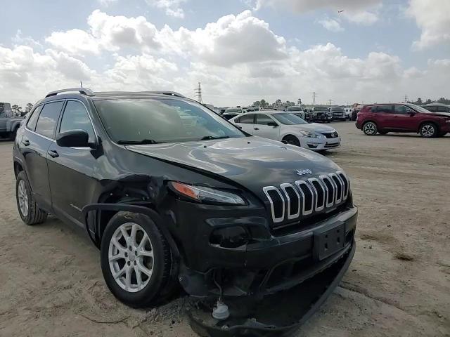 2016 Jeep Cherokee Latitude VIN: 1C4PJLCB4GW377027 Lot: 65365854