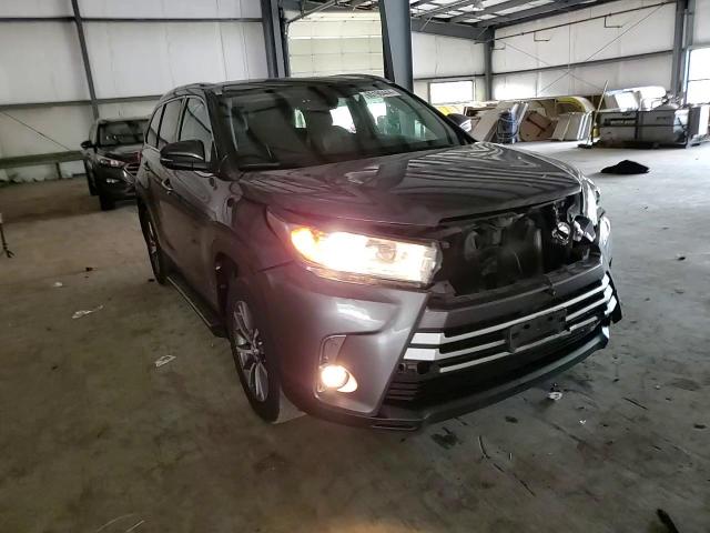 2019 Toyota Highlander Se VIN: 5TDJZRFH3KS574748 Lot: 65190444