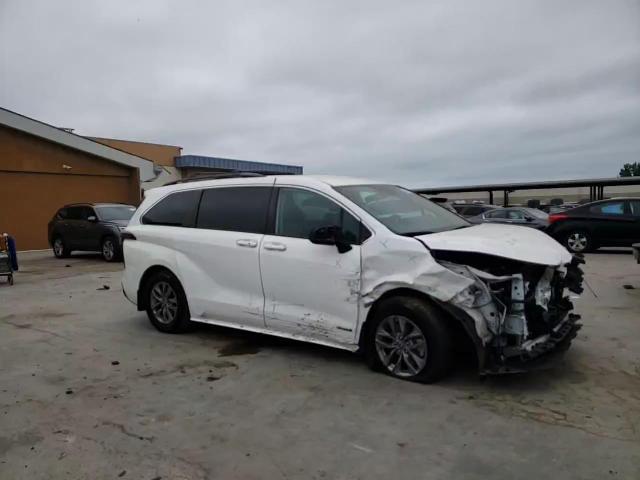 2021 Toyota Sienna Le VIN: 5TDKRKEC6MS038509 Lot: 62745504