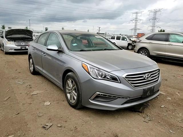 5NPE24AF7FH002026 2015 Hyundai Sonata Se