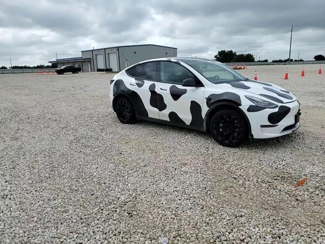 2022 Tesla Model Y VIN: 7SAYGDEE1NA001175 Lot: 63911764