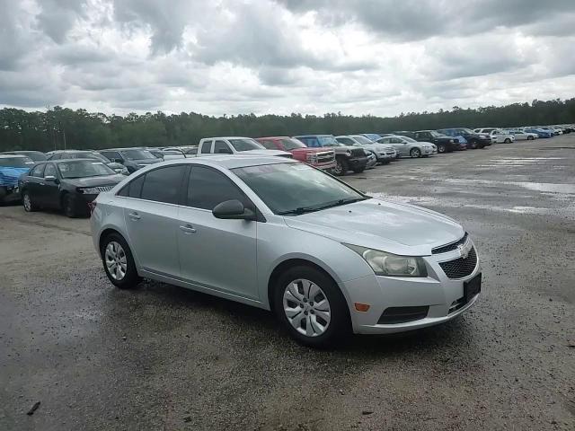 2012 Chevrolet Cruze - Image 11