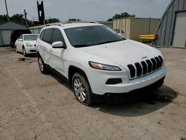 2018 Jeep Cherokee Latitude VIN: 1C4PJLCB4JD504233 Lot: 64675294