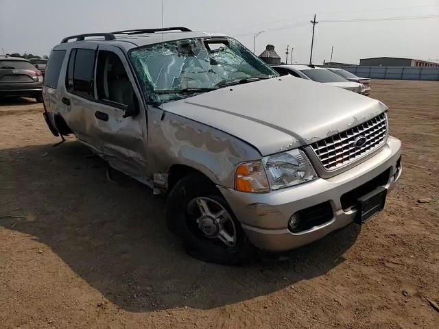 2004 Ford Explorer - Image 11