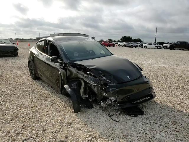 2024 Tesla Model Y VIN: 7SAYGDED6RA301033 Lot: 62914544