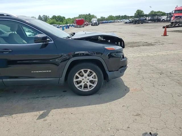 2018 Jeep Cherokee Latitude VIN: 1C4PJMCB3JD570147 Lot: 64939604