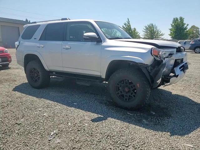 2021 Toyota 4Runner Sr5/Sr5 Premium VIN: JTENU5JR0M5882098 Lot: 63499524