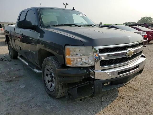 2011 Chevrolet Silverado C1500 Ls VIN: 1GCRCREA5BZ240468 Lot: 63644254