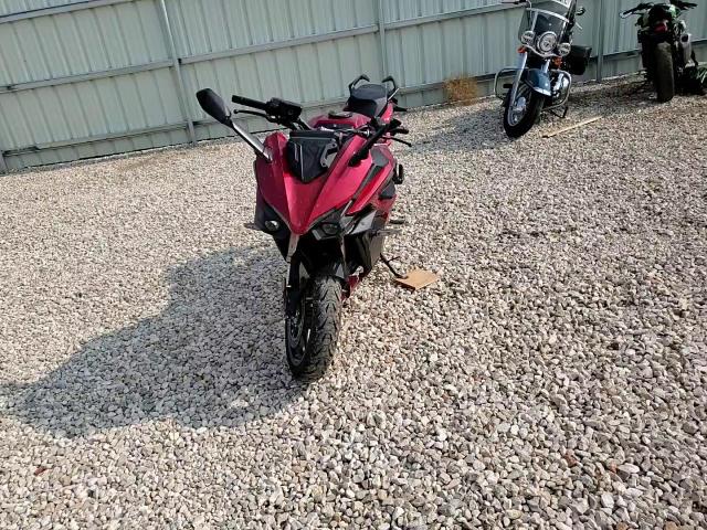 2024 Suzuki Gsx1000 Gt VIN: JS1EK12B2R7100247 Lot: 61400924