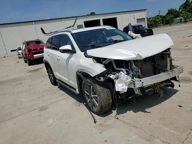 2018 Toyota Highlander Se VIN: 5TDKZRFH7JS529492 Lot: 65340244