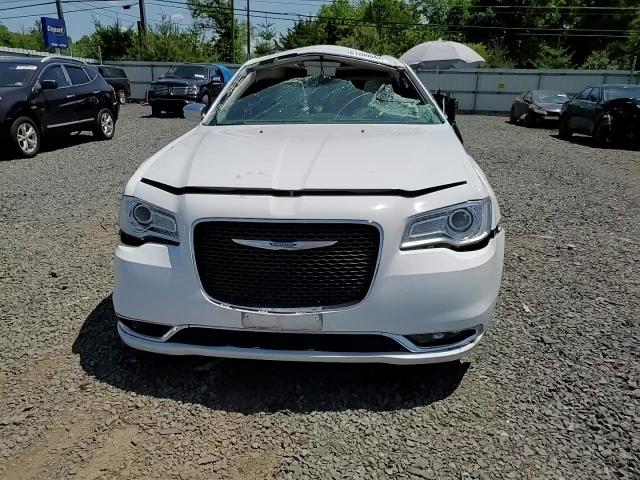 2C3CCAKG6JH165704 2018 Chrysler 300 Limited