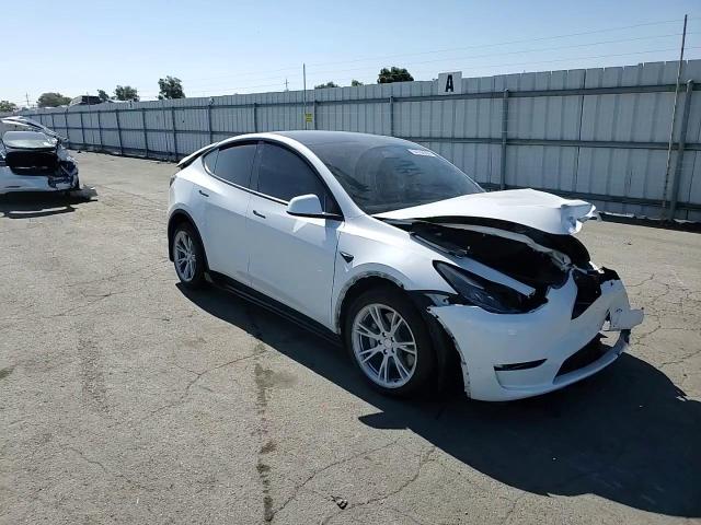 2023 Tesla Model Y VIN: 7SAYGDEE8PF743756 Lot: 64762394