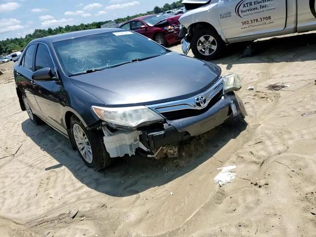 2014 Toyota Camry - Image 11