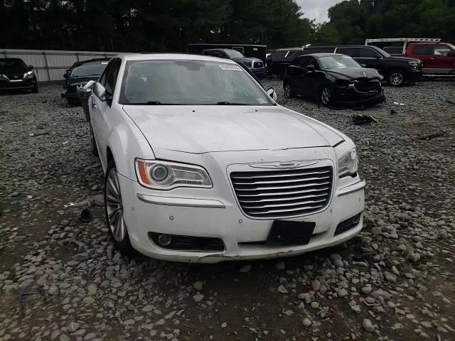 2013 Chrysler 300 - Image 11