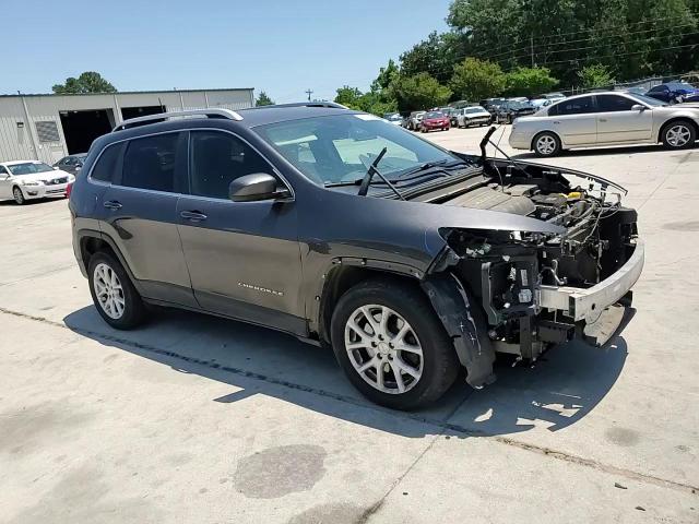 2017 Jeep Cherokee Latitude VIN: 1C4PJLCBXHW643684 Lot: 61892864