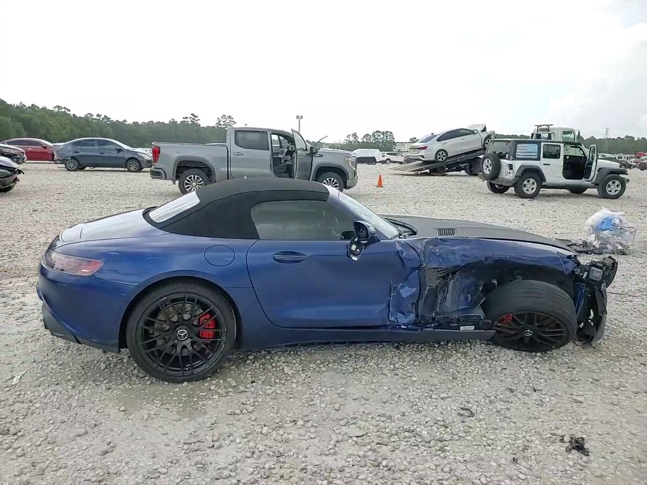 Фото: W1KYK8CA5MA041651