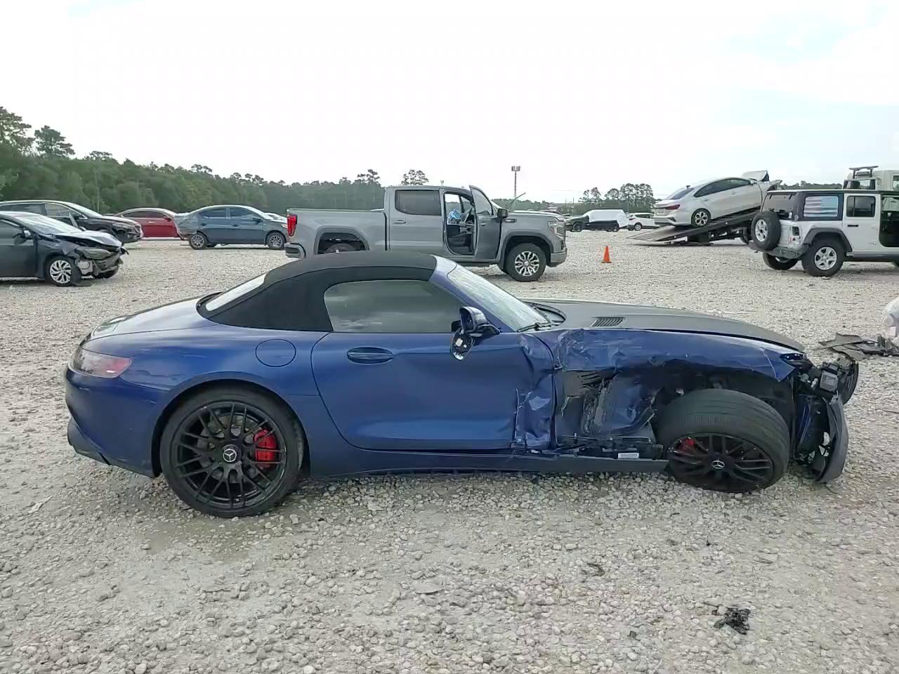 Фото: W1KYK8CA5MA041651