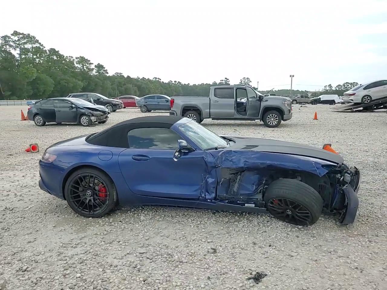 Фото: W1KYK8CA5MA041651