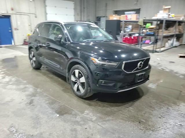 2021 Volvo Xc40 T5 Momentum VIN: YV4162UK4M2432527 Lot: 64670165