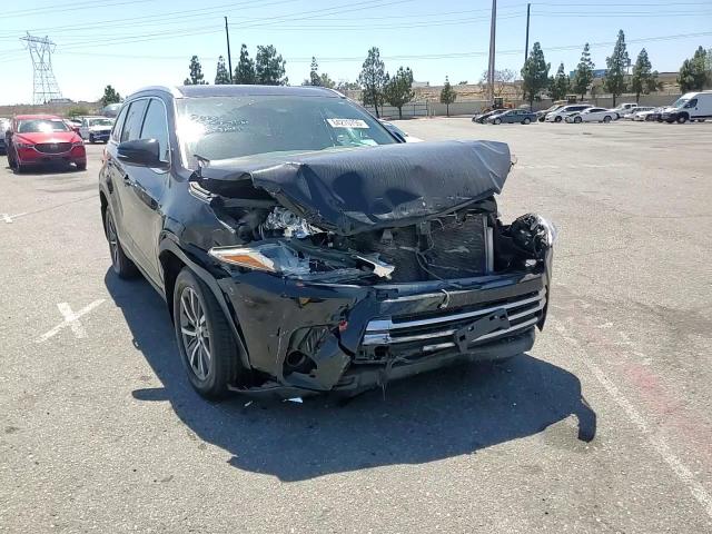 2019 Toyota Highlander Se VIN: 5TDKZRFHXKS561726 Lot: 64270795