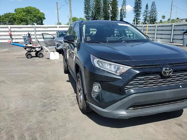 2021 Toyota Rav4 Xle VIN: JTMW1RFV7MD068132 Lot: 67008155