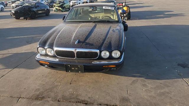 1998 Jaguar Xj8 VIN: SAJHX1249WC821367 Lot: 66707105