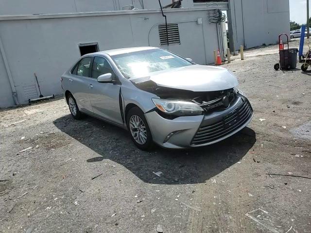 2016 Toyota Camry Le VIN: 4T1BF1FK8GU227652 Lot: 63468175