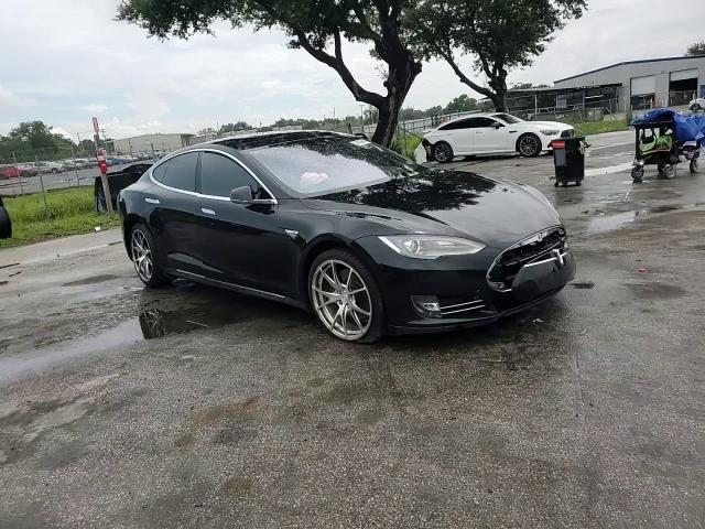 2016 Tesla Model S VIN: 5YJSA1E20GF132323 Lot: 64939945