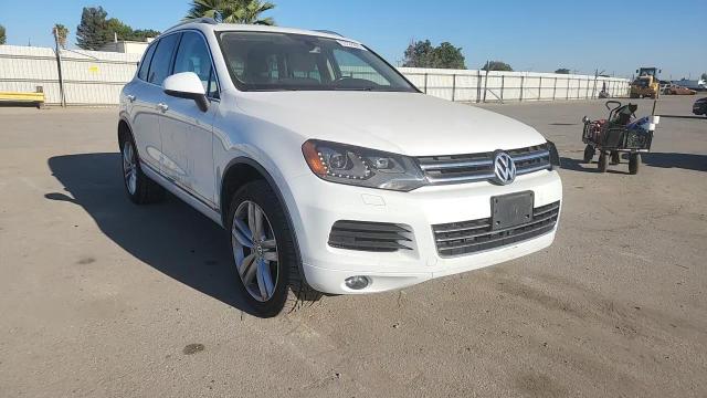 2014 Volkswagen Touareg V6 Tdi VIN: WVGEP9BP0ED010278 Lot: 63338885